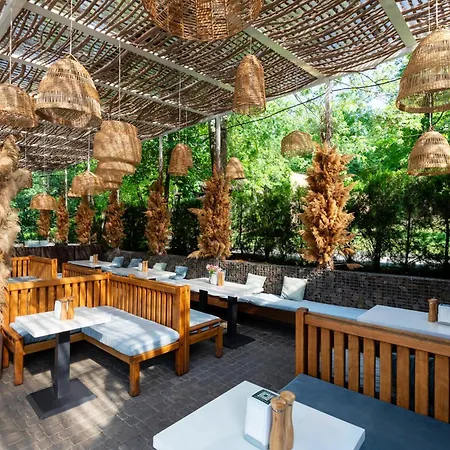 Tree House Relax Park *